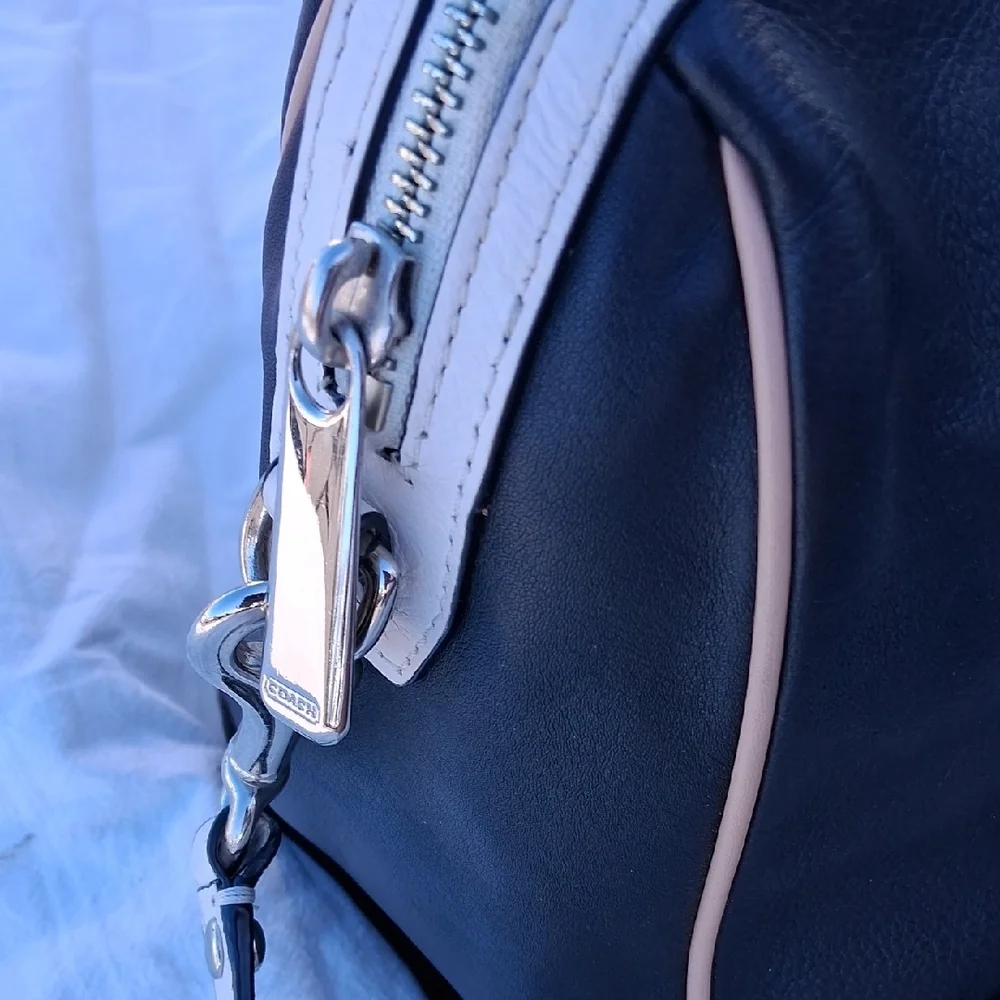 Coach Black Leather Tote with Cream and Tan Trim - Picture 3 of 11